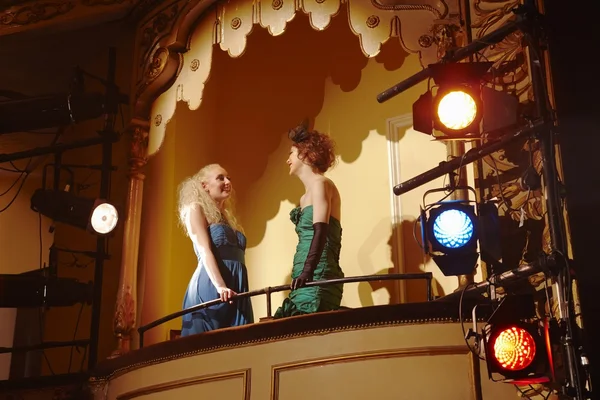 Young women in theatre box — Stock Photo, Image