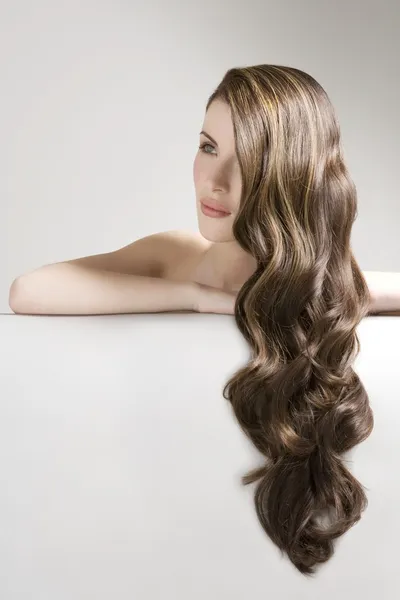 Žena s dlouhými vlasy — Stock fotografie