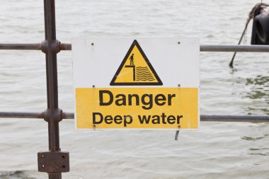 tehlike derin su işareti