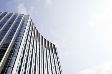 Aşağıdan gökdelen