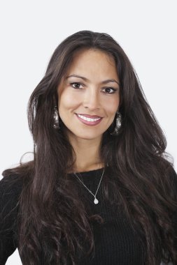 Gülümseyen genç kadın