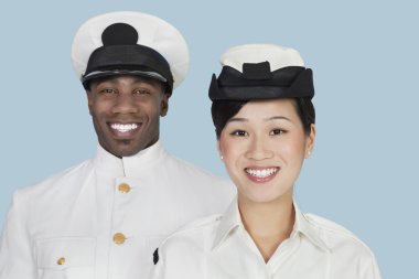 행복 한 젊은 해군 장교