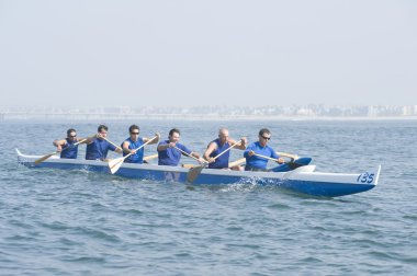 Outrigger Kano su takımda