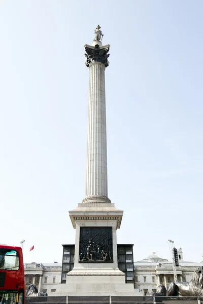 Trafalgar Meydanı 'ndaki Nelson Sütunu — Stok fotoğraf