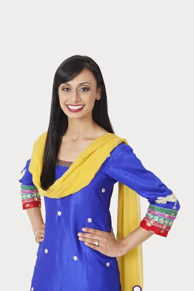 Indian woman in traditional wear standing — Stock Photo, Image