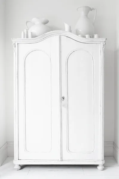 Armoire de rangement fermée — Photo