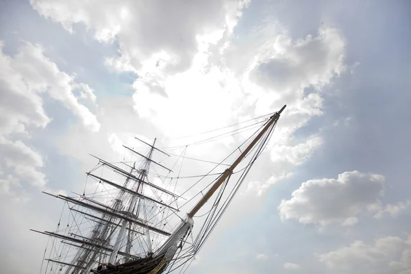 Masted ship against cloudy sky — Stock Photo, Image