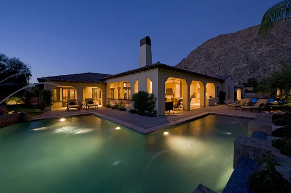 Maison Extérieur avec piscine — Photo