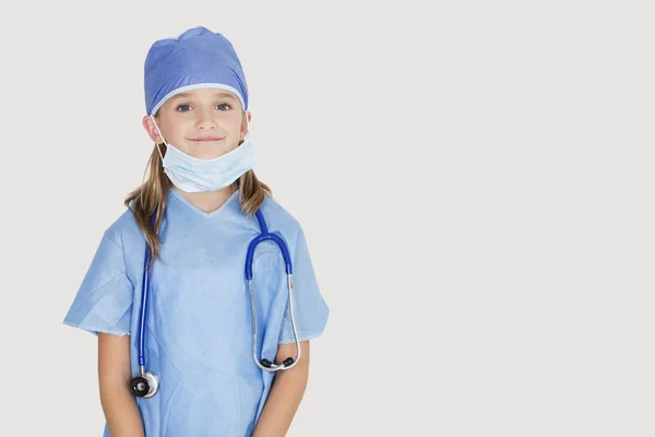 Ragazza in costume da chirurgo — Foto Stock