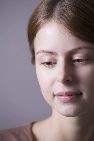 Pensive jeune femme — Photo