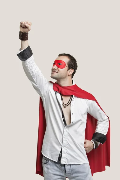 Νεαρός άνδρας στο κοστούμι superhero — Φωτογραφία Αρχείου