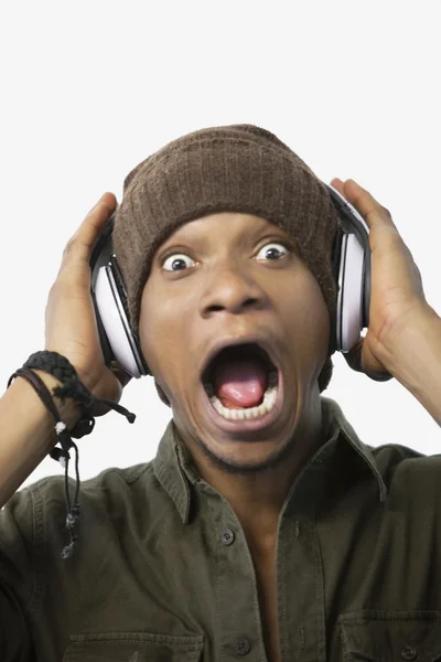 Sorprendido joven afroamericano hombre —  Fotos de Stock