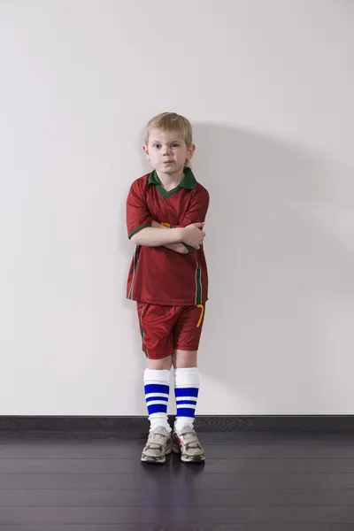 Junge trägt Sportkleidung — Stockfoto