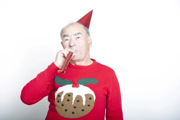 Uomo anziano che indossa maglione di Natale — Foto Stock