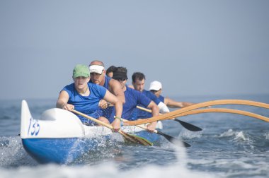 Outrigger Kano su takımda