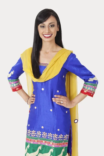 Indian woman in traditional wear standing — Stock Photo, Image