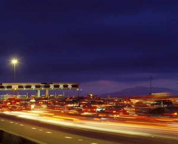 Tail backs of traffic at toll gate in California — Stock Photo, Image