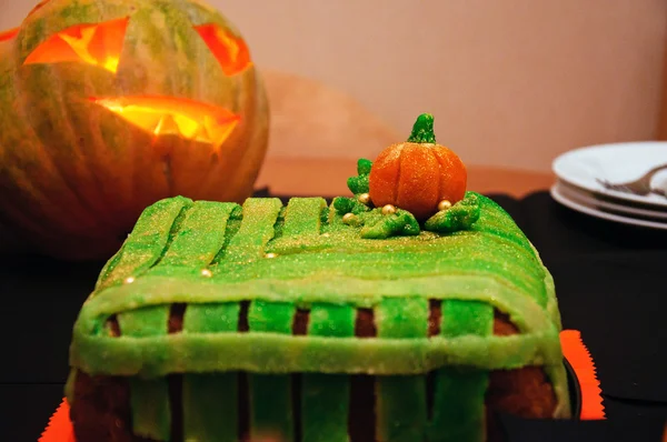 Halloween cake and pumpkin