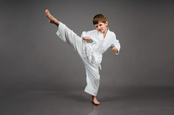 Chico karate — Foto de Stock