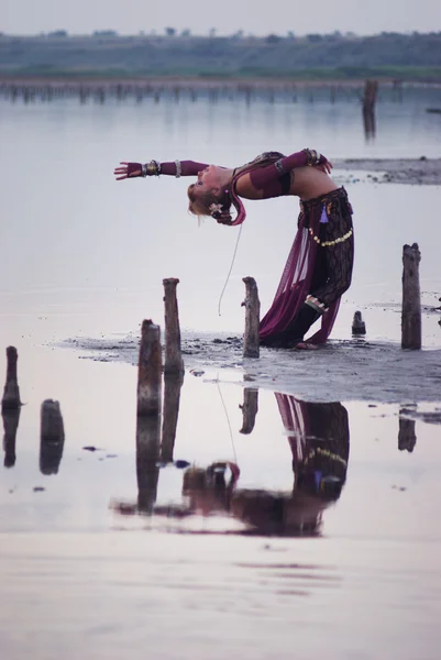 Tribal dancer — Stock Photo, Image