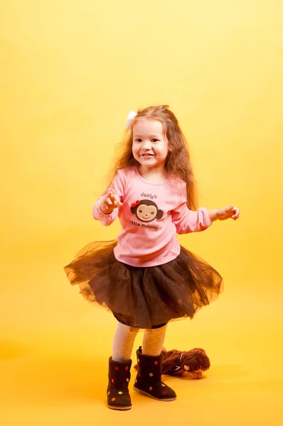 Bonito menina dançando — Fotografia de Stock