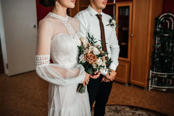 Düğündeki Rus Geleneklerinden Biri Yeni Evlilerle Bir Somun Ekmekle Tanışmaktır — Stok fotoğraf