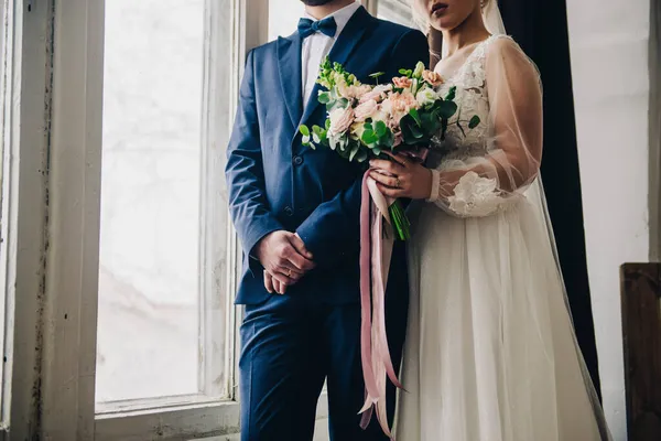 Ryska Traditionerna Bröllopet Att Möta Nygifta Med Limpa Bröd Stockbild