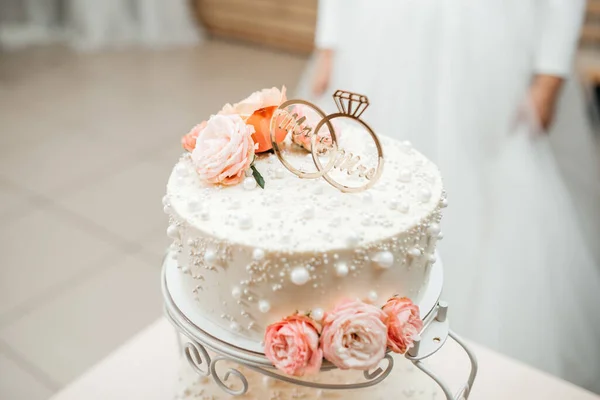 結婚式美味しくてとても美しいウェディングケーキ — ストック写真