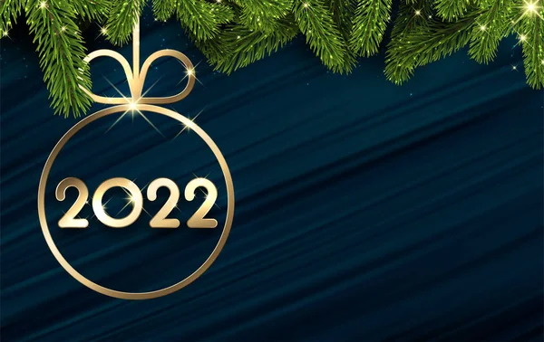 Yuvarlak altın rengi Noel çerçevesi, üzerinde 2022 işareti var. Yeşil köknar dalları. Vektör tatil illüstrasyonu.