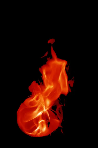 Απομονωμένες φωτιά φλόγες σε μαύρο φόντο, το σκοτάδι — Φωτογραφία Αρχείου