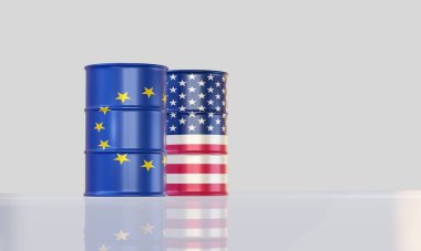 Avro ve ABD bayraklarında 3 boyutlu ham petrol varilleri izole edildi..