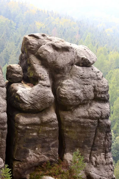 Καλύβα Είναι Ένας Μοναδικός Βραχώδης Σχηματισμός Στα Βουνά Του Έλβα — Φωτογραφία Αρχείου