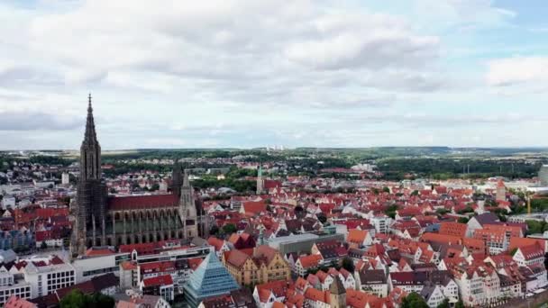 Drone Βίντεο Από Ulm Minster Όταν Καιρός Είναι Καλός — Αρχείο Βίντεο