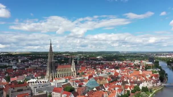 Drone Βίντεο Από Ulm Minster Όταν Καιρός Είναι Καλός — Αρχείο Βίντεο