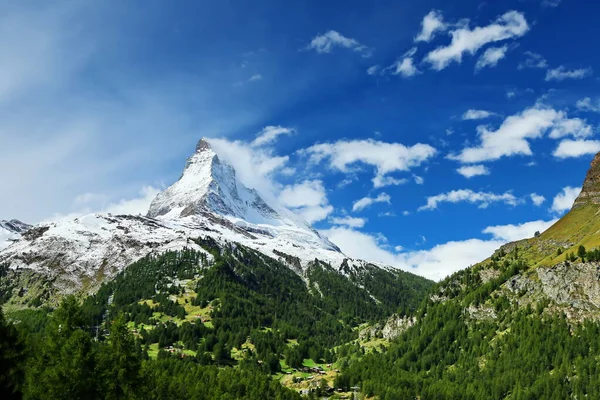 Den Matterhorn Med Imponerande Plym Moln — Stockfoto