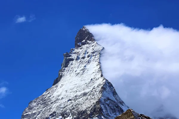 Den Matterhorn Med Imponerande Plym Moln — Stockfoto
