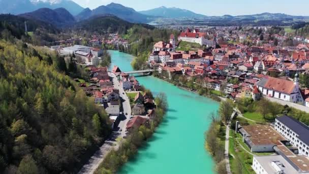 Drone Video Fussen Med Sevärdheter Från Staden — Stockvideo