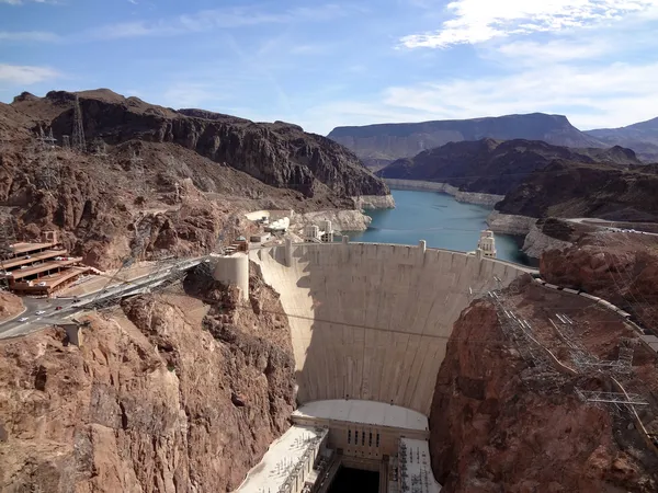 Staudamm und Colorado River — Stockfoto