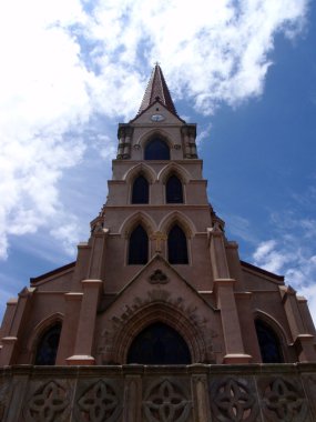 Parish Kilisesi ile güzel gökyüzü ve bulutlar
