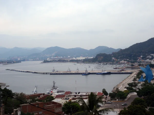 Manzanillo Stadt, Straßen und Hafen — Stockfoto