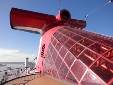 Carnival cruise line gemi baca ve kırmızı skyligh