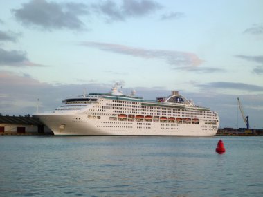 princess cruise dawn Princess gemisi oturur honolulu harbo demirledi