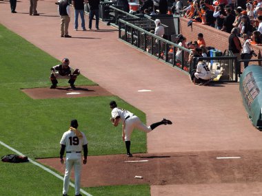 Giants Matt Cain throws pitch to Catcher Buster Posey during Bul