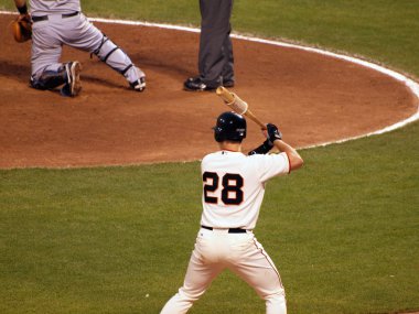 Devler buster posey standları açık güverte daire tutmak içinde meyilli.