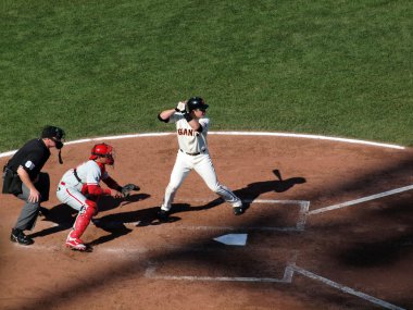 Devler meyilli buster posey Inc için bekleyen hamurları kutusunda duruyor.