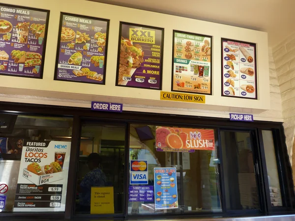 Taco Bell order counter and Menus — Stock Photo, Image