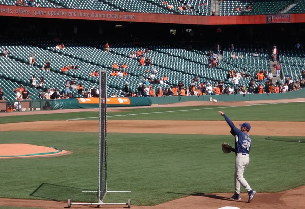 Padres Coach Bud Black throws pitch — Stock Photo, Image