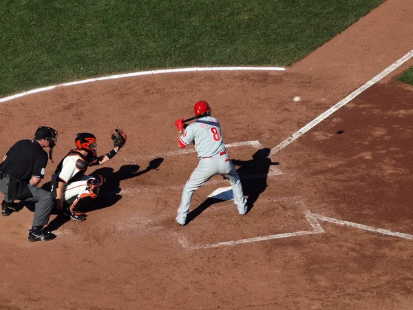 Phillies Shane Victorino regarde le pitch entrant — Photo