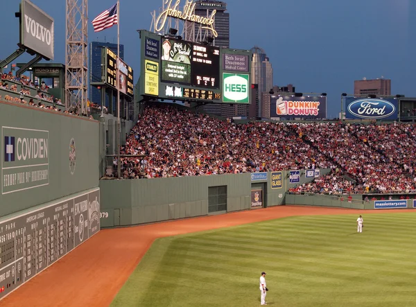 Red Sox Outfielders stand in position — Stock Photo, Image