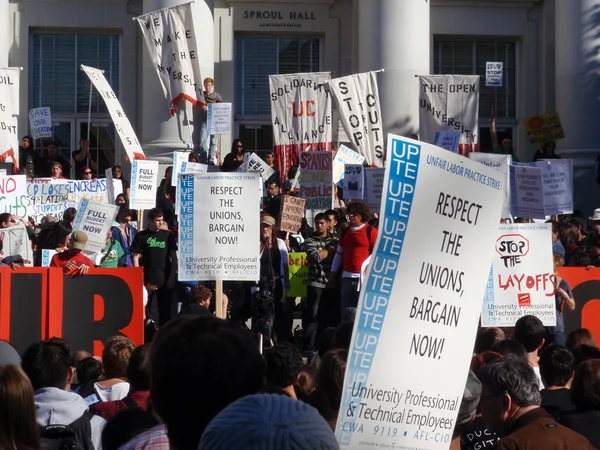 Pani daje mowy podczas protestu na uc berkeley — Zdjęcie stockowe